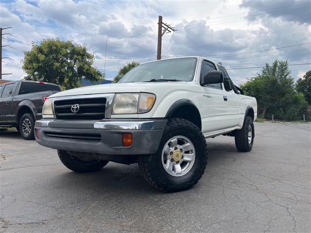 $8998 : 2000 Tacoma SR5 V6, SUPER CLE image 3