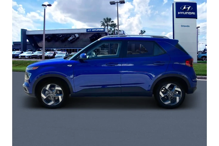 $19593 : Hyundai VENUE 2024 SEL 4dr C image 3