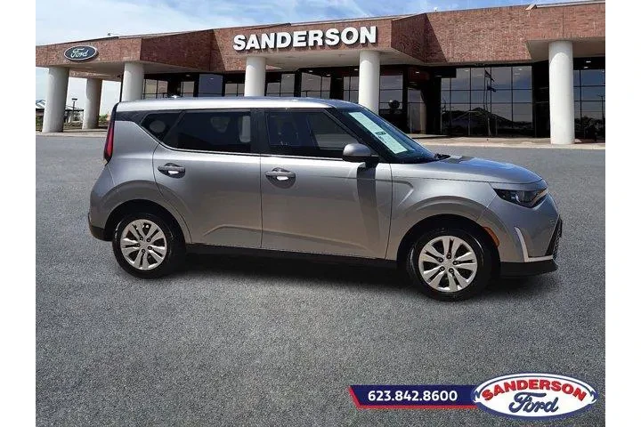 $15888 : Kia Soul 2023 LX 4dr Crossov image 2