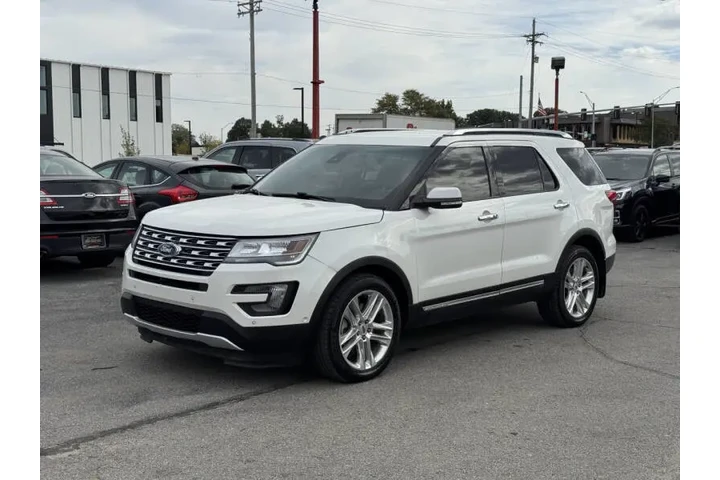 $13700 : 2016 Explorer Limited image 1