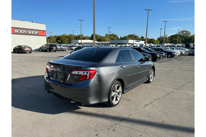 $6980 : 2012 Camry 4dr Sdn V6 Auto SE image 2