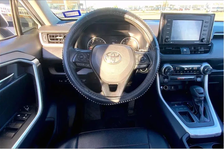 $23985 : Toyota RAV4 2021 XLE 4dr SUV image 6