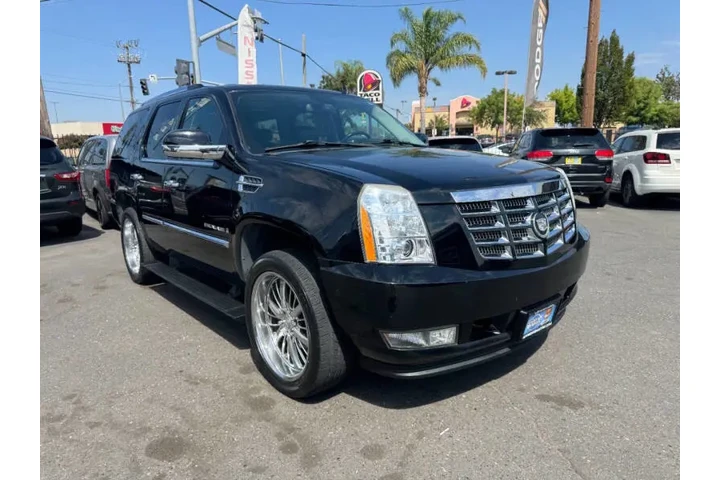 $12998 : 2009 Escalade image 3