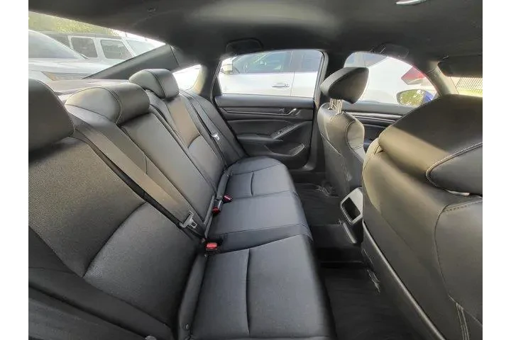 $19491 : Honda Accord 2018 Sport 4dr image 9