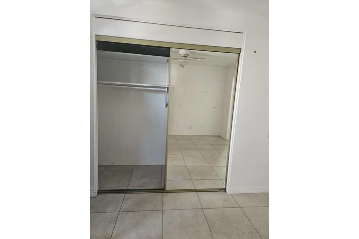 $1200 : Rento cuarto con bano privado image 5