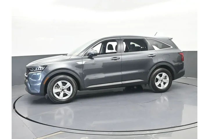 $20991 : Kia Sorento 2023 LX 4dr SUV image 2