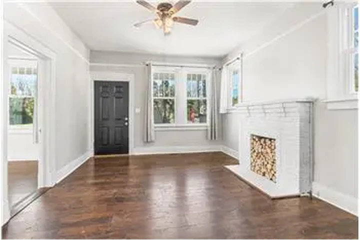 $2400 : Rental property with 3 bedro image 5