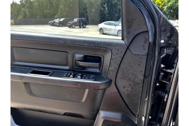 $22900 : Ram 1500 Classic 2019 4x4 Tr image 10