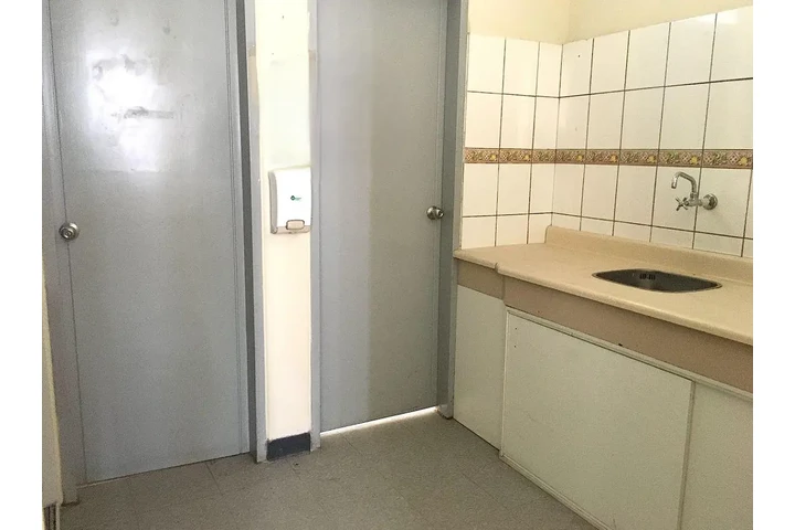 $18000 : ALQUILO TERRENO OFIC VIA DAULE image 4