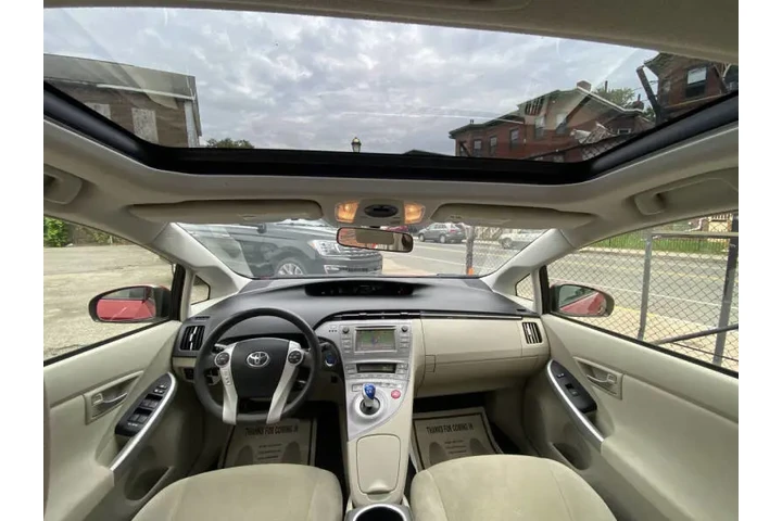 $6499 : 2013 Prius Four image 8