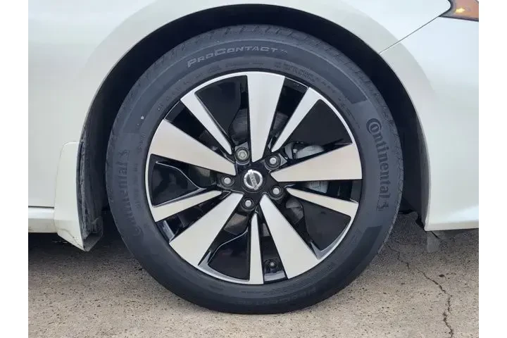 $17898 : Nissan Altima 2019 2.5 SL 4d image 10