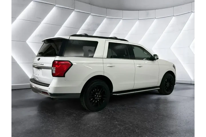 $38171 : Ford Expedition 2023 4x2 XLT image 4