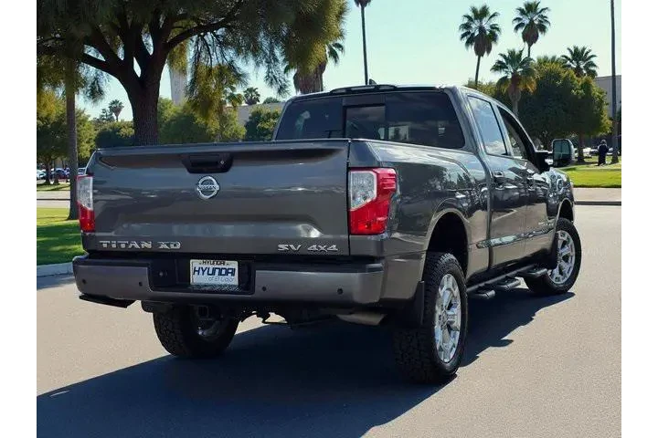 $31700 : Nissan Titan XD 2022 4x4 SV image 5