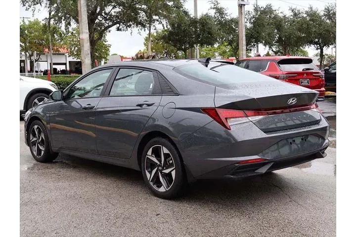 $16690 : Hyundai ELANTRA 2023 SEL 4dr image 8