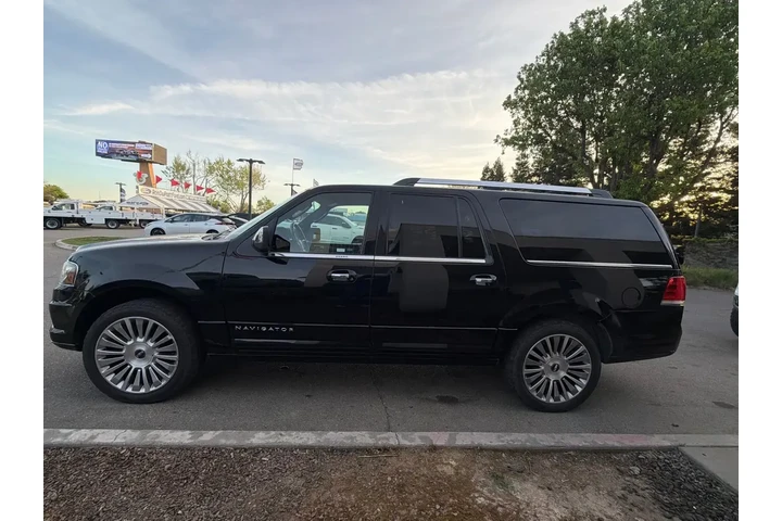 $16000 : Lincoln Navigator L 2017 4x4 image 2