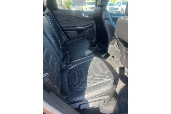 $28988 : Ford Escape Hybrid 2023 Plat image 4