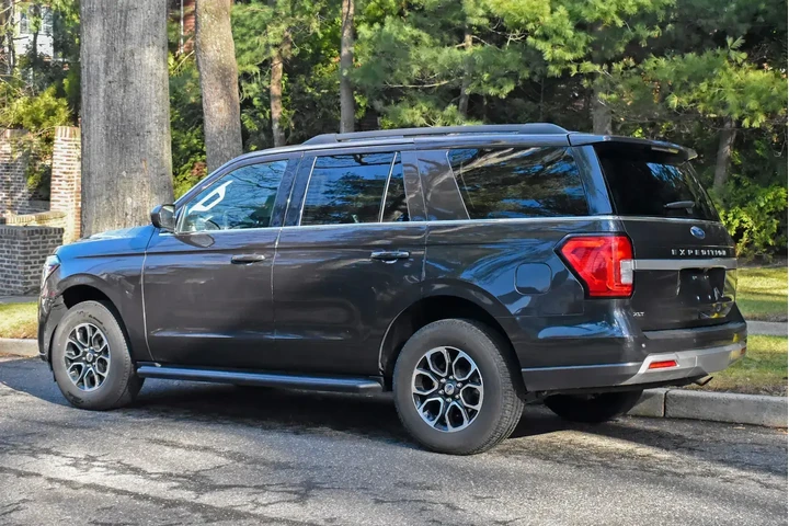 $35995 : Ford Expedition 2024 4x4 XLT image 6