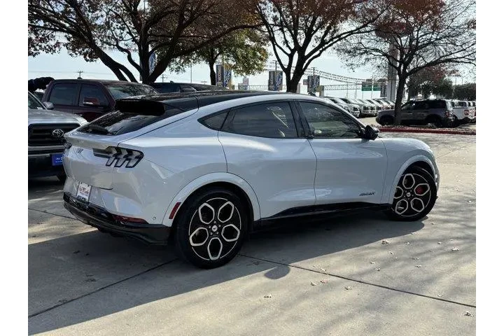 $38554 : Ford Mustang Mach-E 2023 AWD image 4