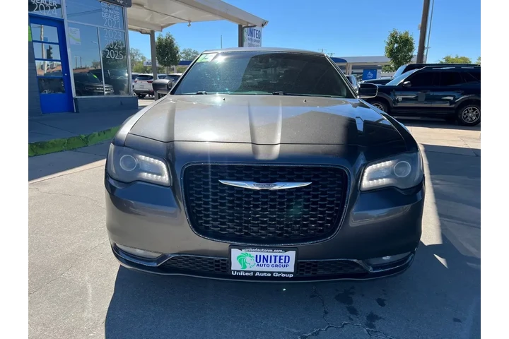 $12950 : 2015 300 S V6 RWD image 2