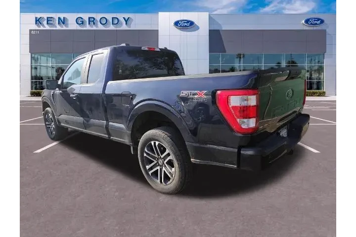 $37585 : Ford F-150 2023 4x4 XLT 4dr image 5