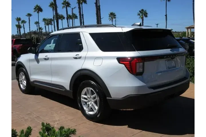 $36823 : Ford Explorer 2025 Active 4d image 2