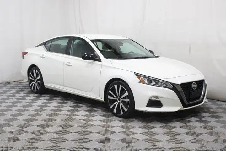 $20996 : Nissan Altima 2021 2.5 SR 4d image 1