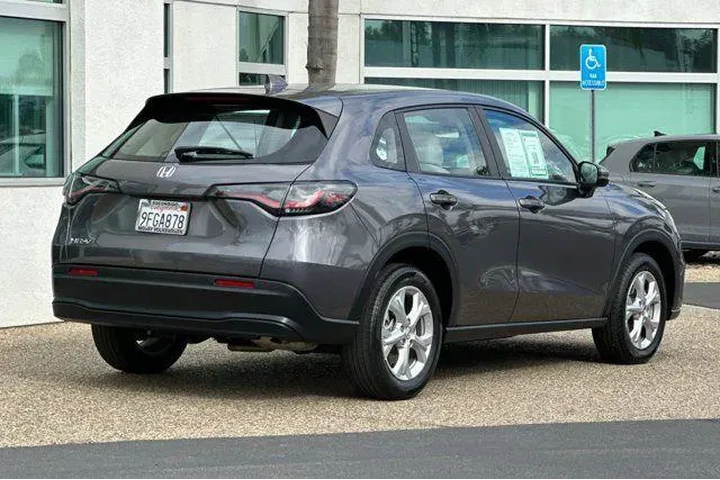 $22900 : Honda HR-V 2023 LX 4dr Cross image 4