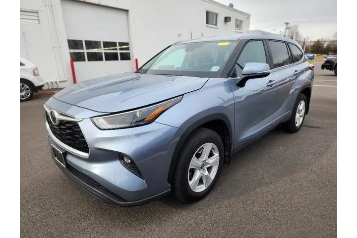 $32499 : Toyota Highlander 2023 AWD L image 3