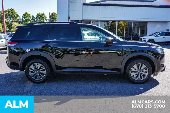 $26420 : Nissan Pathfinder 2024 SV 4d image 9