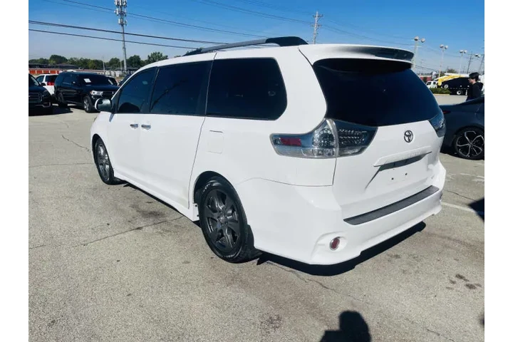 $11850 : 2017 Sienna SE 8-Passenger image 5