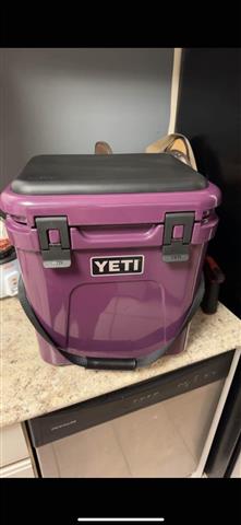 Yeti coolers and flask CANADA image 5
