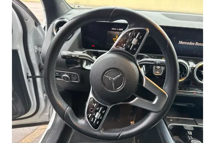 $28400 : Mercedes-Benz GLA 2022 GLA 2 image 6