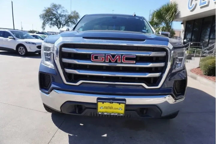 $30888 : GMC Sierra 1500 2019 4x4 SLE image 2