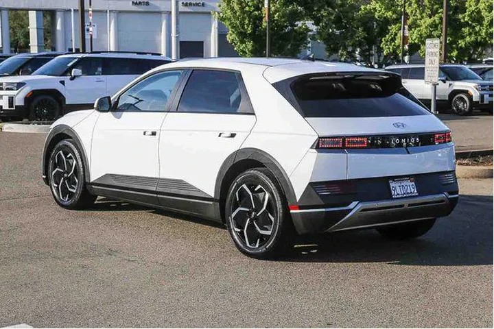 $25991 : Hyundai IONIQ 5 2024 SEL 4dr image 2