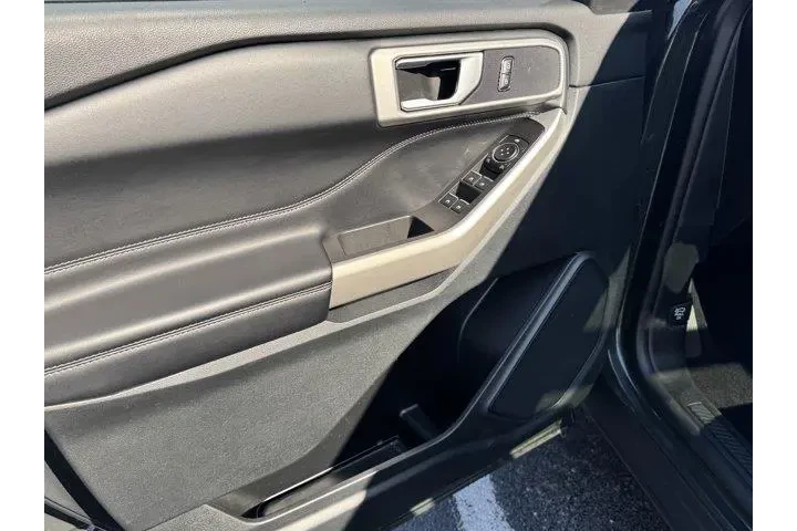 $30995 : Ford Explorer 2023 AWD XLT 4 image 8