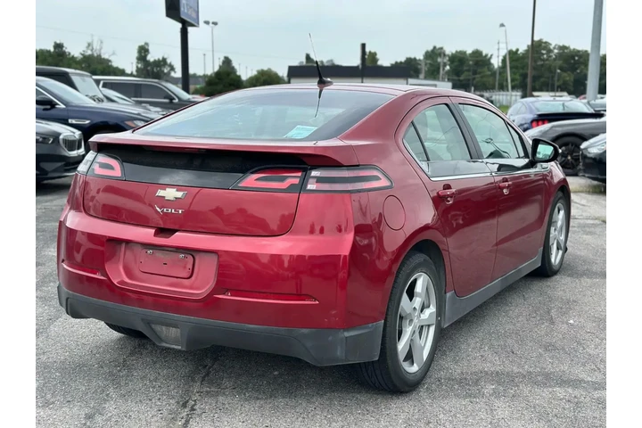2013 CHEVROLET VOLT SEDAN 4D image 10