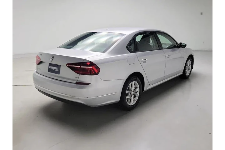 $15998 : Volkswagen Passat 2018 2.0T image 5