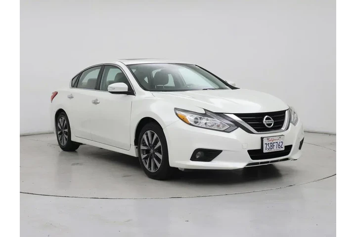 $13998 : Nissan Altima 2016 2.5 SV 4d image 1