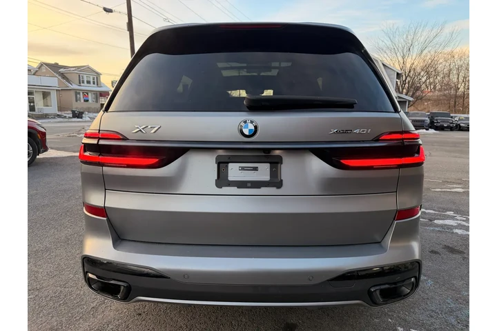 $66889 : 2024 BMW X7 image 6