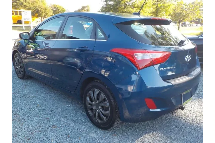 $7981 : 2016 Elantra GT 2.0L 6A image 3