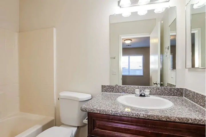 $1100 : Home for rent image 6