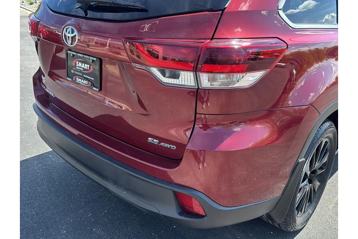 $21281 : 2019 Highlander SE image 8