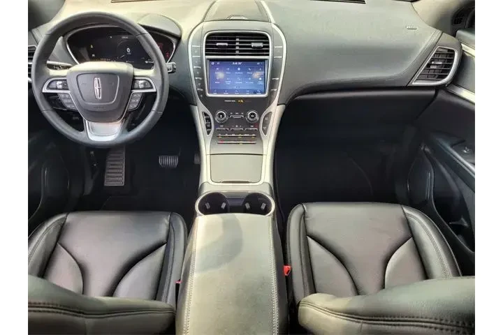 $22990 : Lincoln Nautilus 2020 4dr St image 5