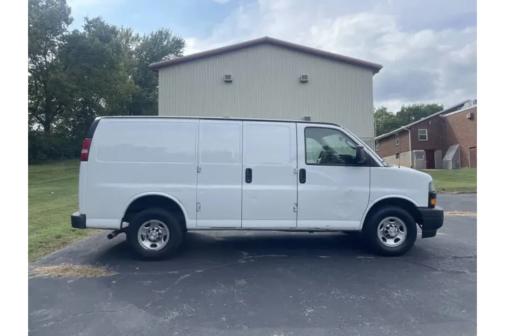 $16999 : 2018 Express 2500 image 10