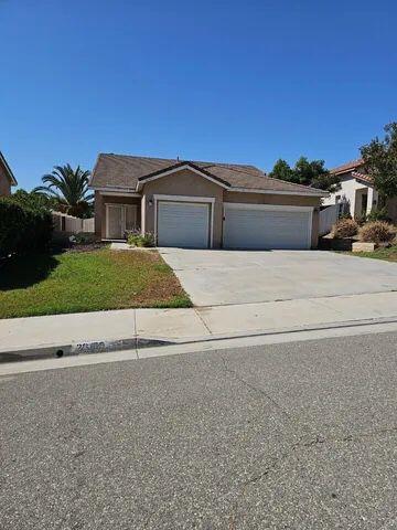 $1400 : Orangecrest Neighborhood image 1