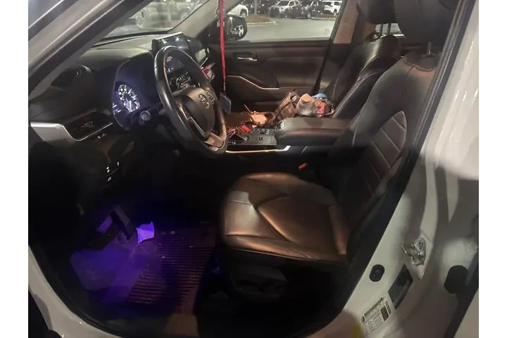 $36887 : Toyota Highlander 2023 XLE 4 image 9