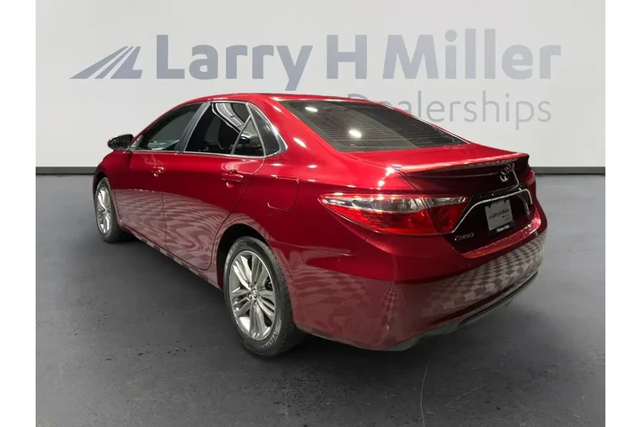 Toyota Camry 2016 SE 4dr Sed image 3