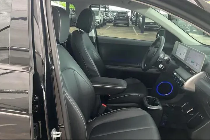 $30487 : Hyundai IONIQ 5 2024 Limited image 8