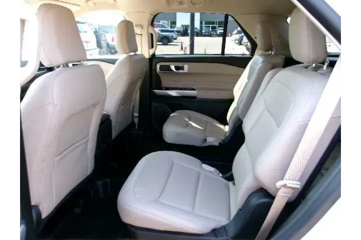 $34406 : Ford Explorer 2023 AWD XLT 4 image 7