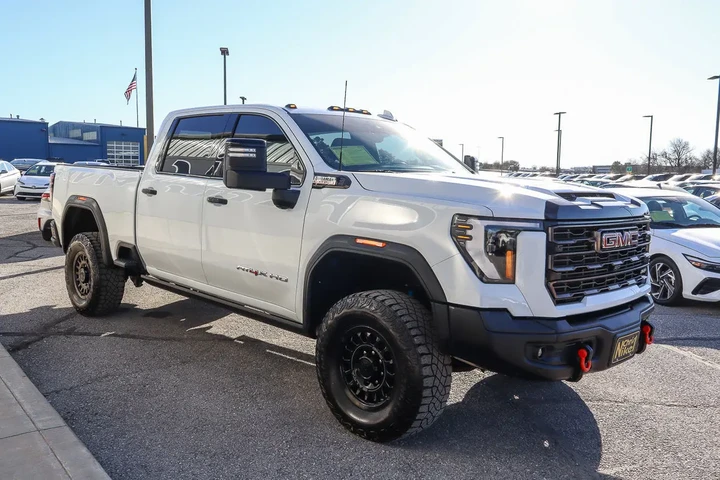 $82988 : 2024 Sierra 2500HD 4WD Crew C image 3